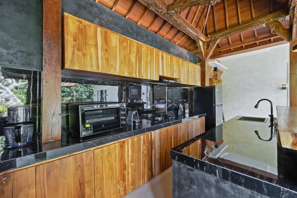 New 4 Bedroom Villa Surrounded By Jungle And Ricefields Ubud  Exterior photo
