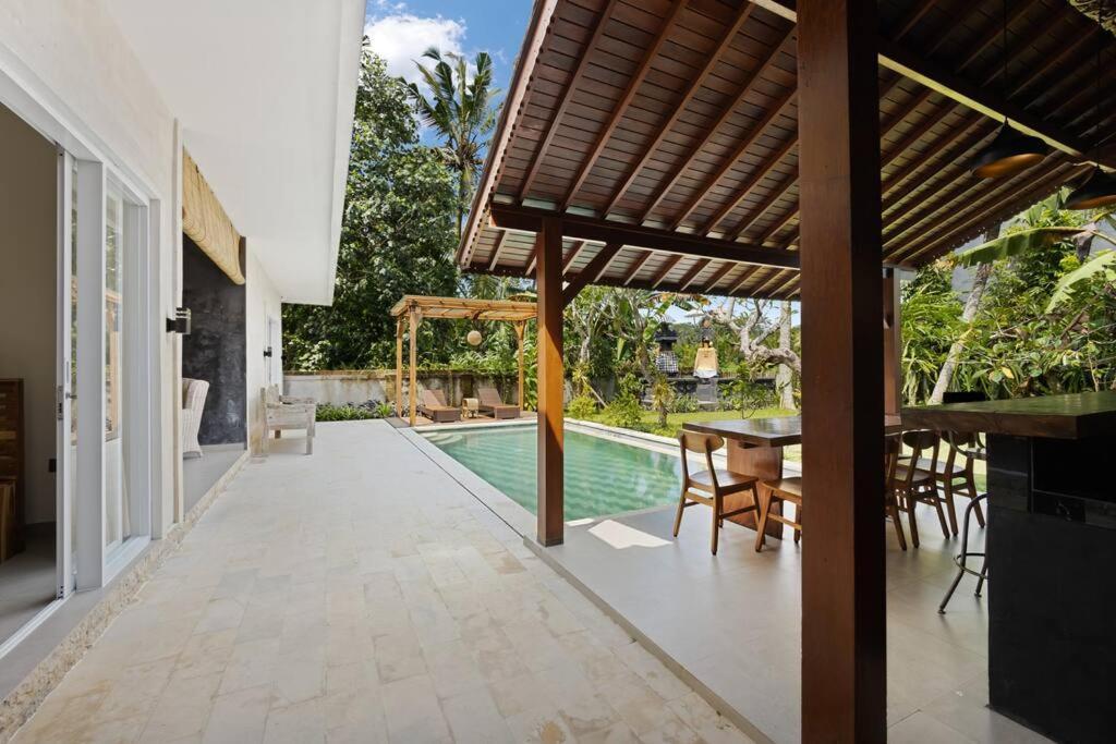 New 4 Bedroom Villa Surrounded By Jungle And Ricefields Ubud  Exterior photo
